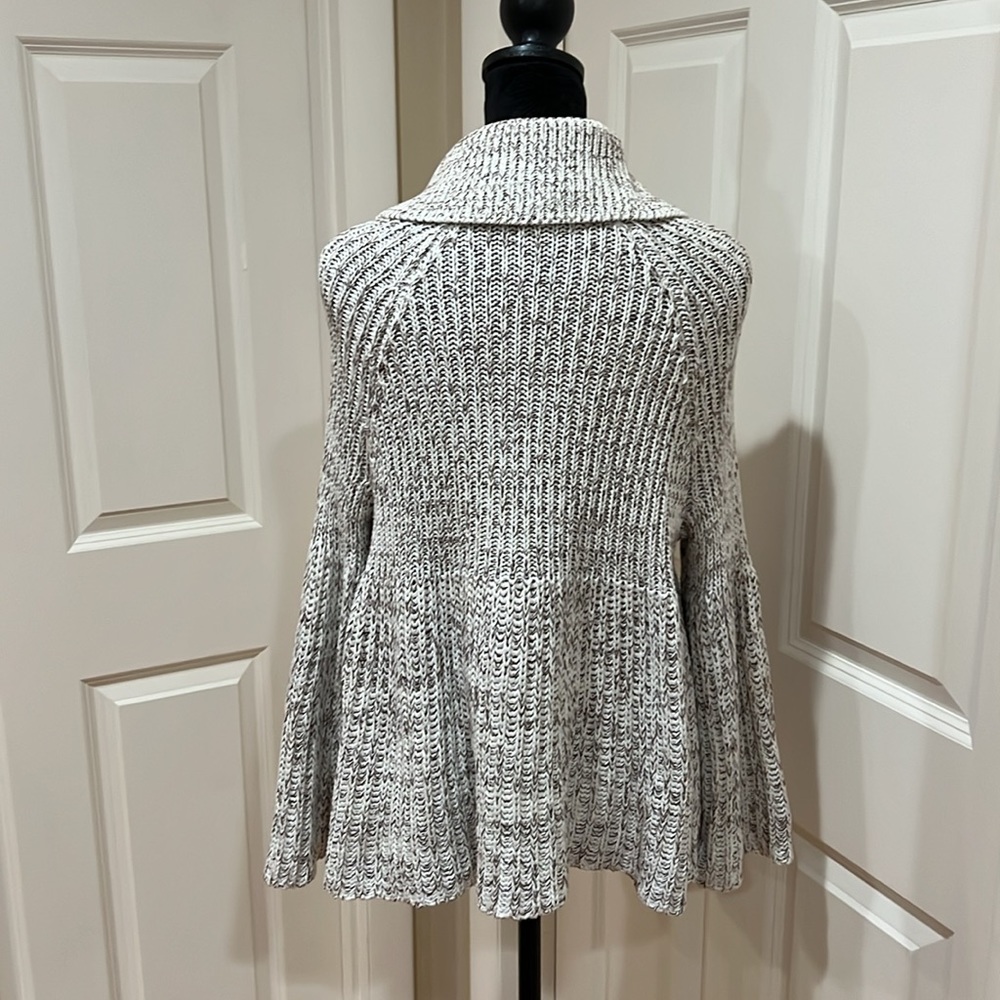 Cache, woman’s, M, button down front, cardigan. Excellent condition. - Picture 4 of 4